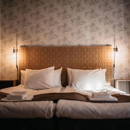 Hotell & Bistro Roedesund คาร์ลสบอร์ก ภายนอก รูปภาพ