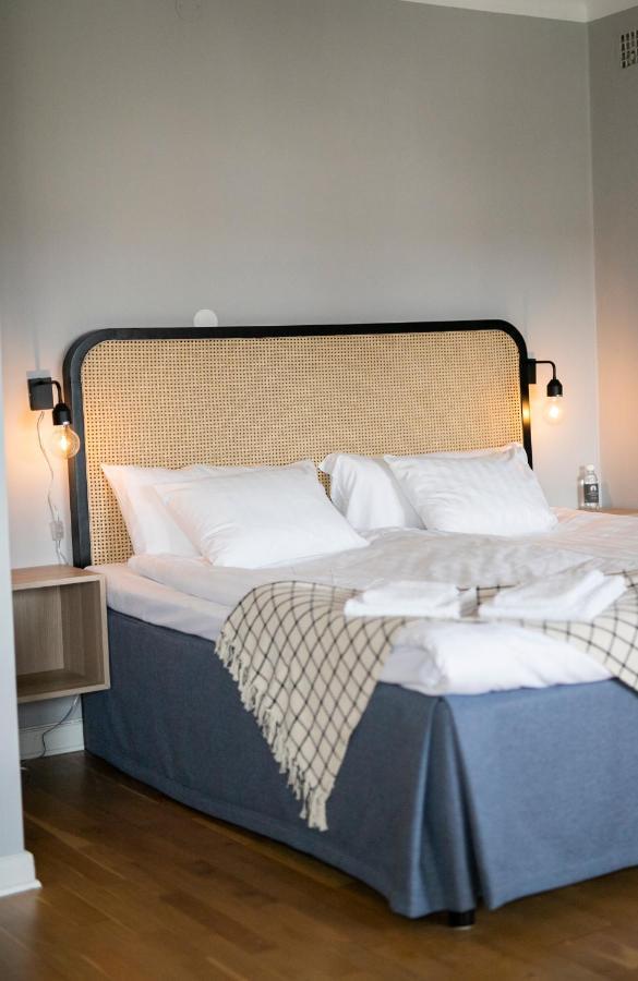 Hotell & Bistro Roedesund คาร์ลสบอร์ก ภายนอก รูปภาพ