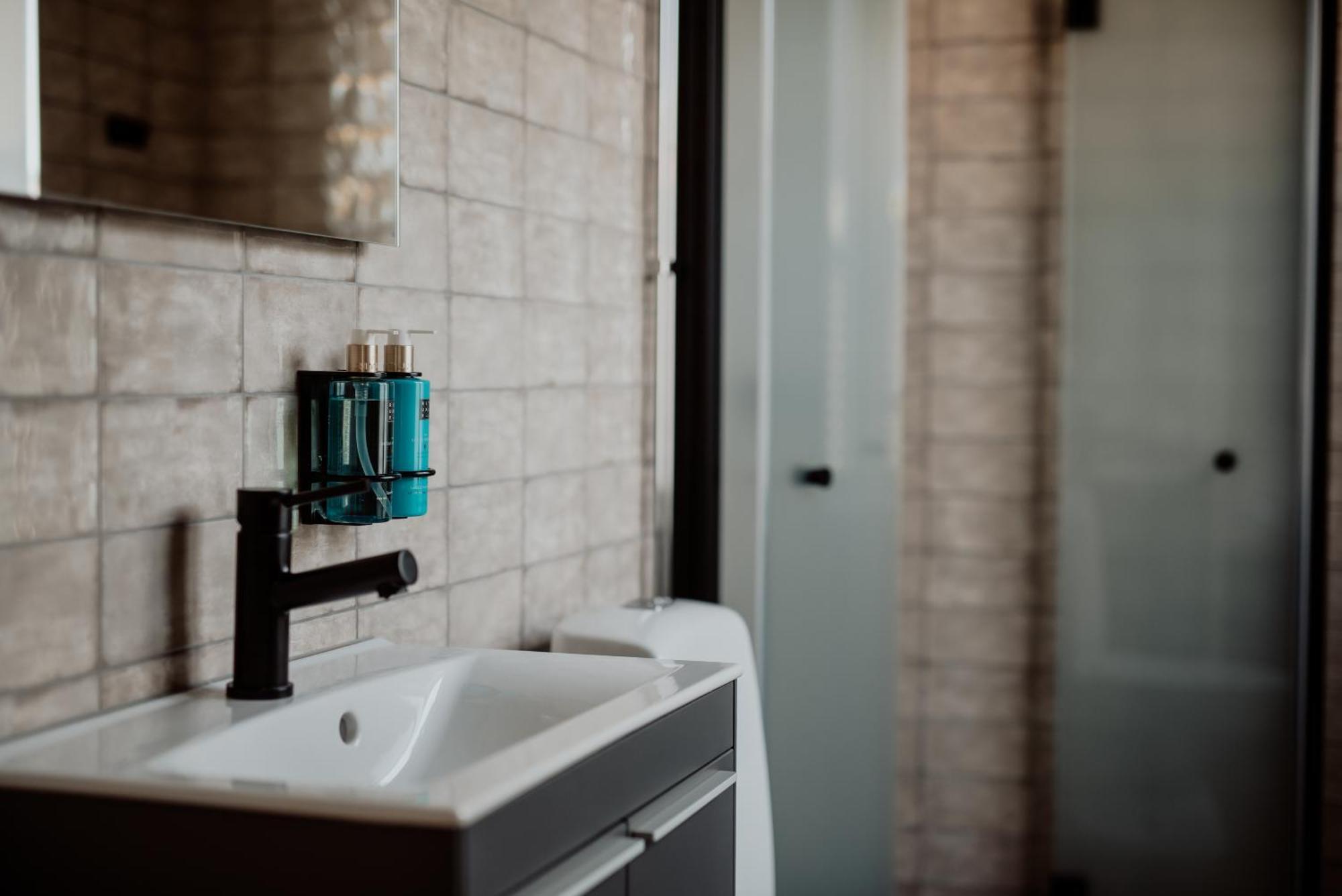 Hotell & Bistro Roedesund คาร์ลสบอร์ก ภายนอก รูปภาพ